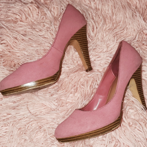 Pink Heels 👠 - Picture 3 of 5